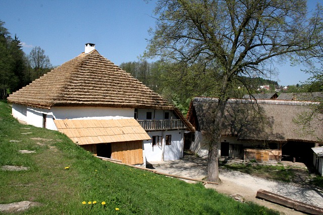 Vodn mln Hoslovice  ,kvten 2008