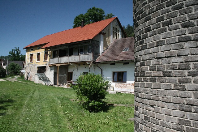 Skryt krsy kolem ns I.dl  Katr ve kyni