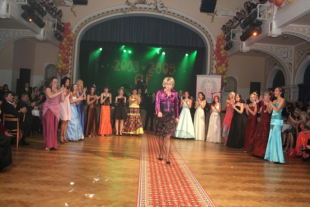 Maturitn ples 6 F Gymnzia Chomutov