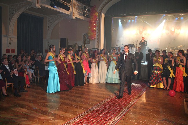 Maturitn ples 6 F Gymnzia Chomutov