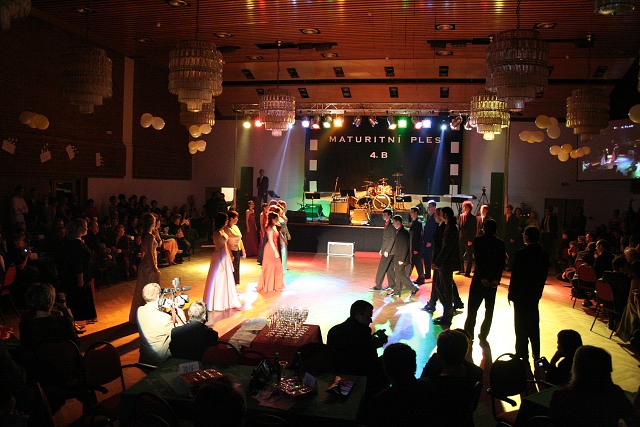 Maturitni ples 4B. Gymnazia Vimperk 22.2.2008
