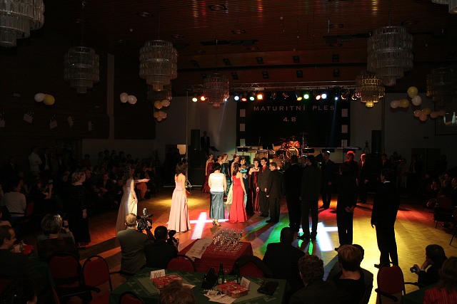 Maturitni ples 4B. Gymnazia Vimperk 22.2.2008