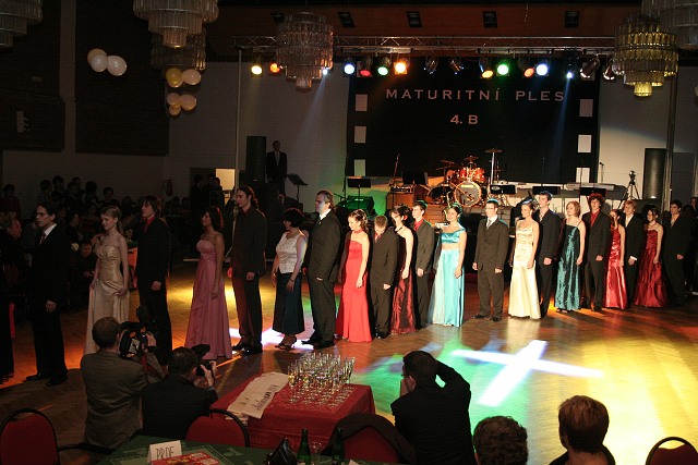 Maturitni ples 4B. Gymnazia Vimperk 22.2.2008