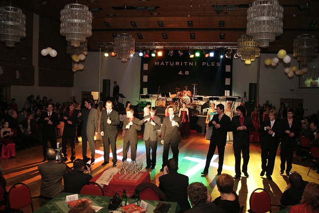 Maturitni ples 4B. Gymnazia Vimperk 22.2.2008