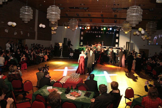 Maturitni ples 4B. Gymnazia Vimperk 22.2.2008