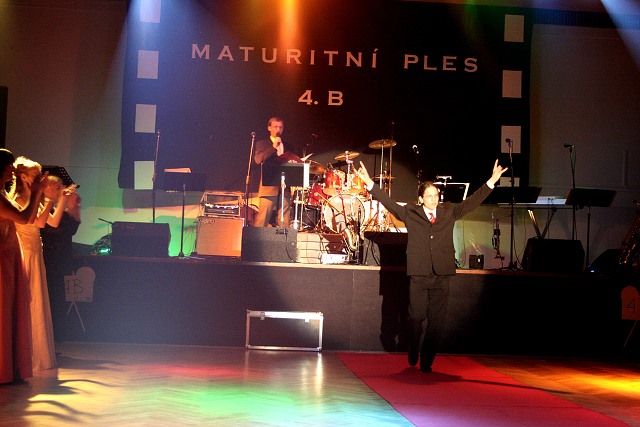 Maturitni ples 4B. Gymnazia Vimperk 22.2.2008