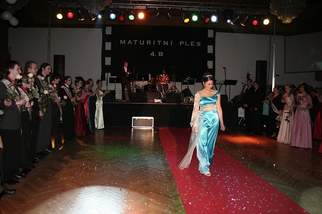 Maturitni ples 4B. Gymnazia Vimperk 22.2.2008