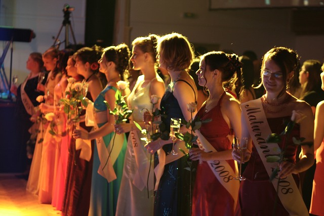 Maturitni ples 4B. Gymnazia Vimperk 22.2.2008