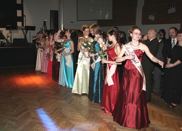 Maturitni ples 4B. Gymnazia Vimperk 22.2.2008