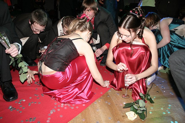 Maturitni ples 4B. Gymnazia Vimperk 22.2.2008