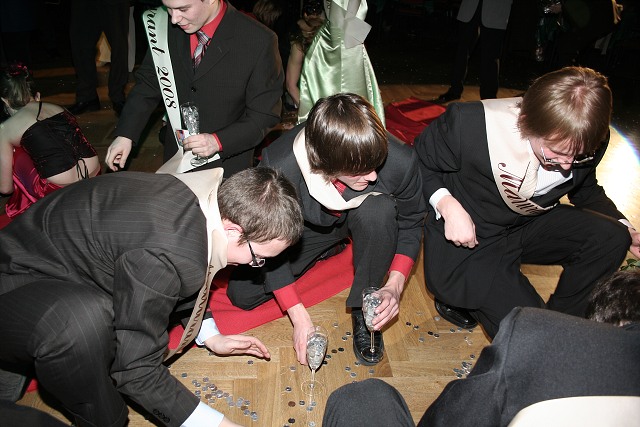 Maturitni ples 4B. Gymnazia Vimperk 22.2.2008