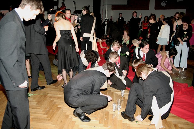 Maturitni ples 4B. Gymnazia Vimperk 22.2.2008