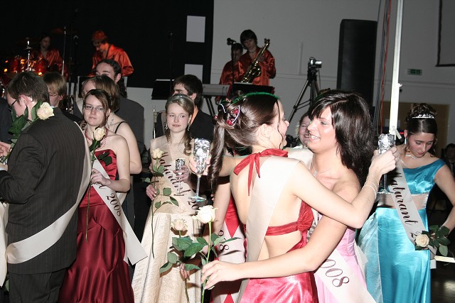 Maturitni ples 4B. Gymnazia Vimperk 22.2.2008