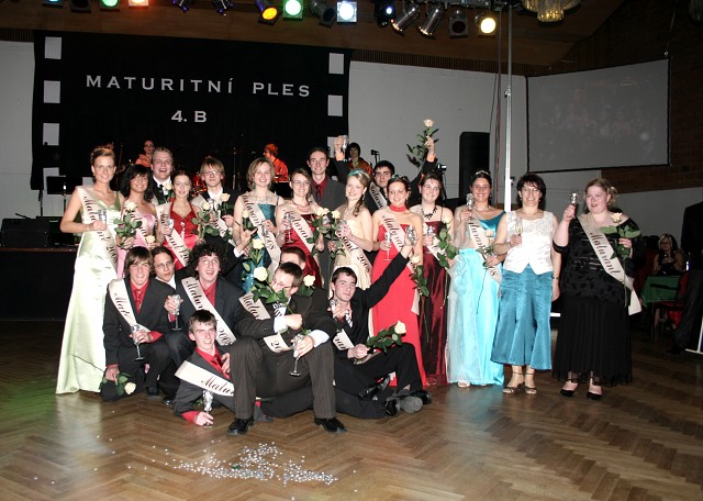 Maturitni ples 4B. Gymnazia Vimperk 22.2.2008