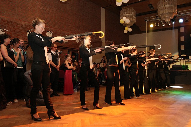 Maturitni ples 4B. Gymnazia Vimperk 22.2.2008