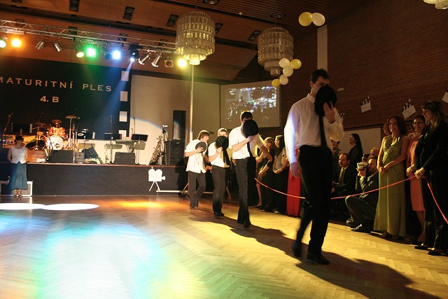 Maturitni ples 4B. Gymnazia Vimperk 22.2.2008
