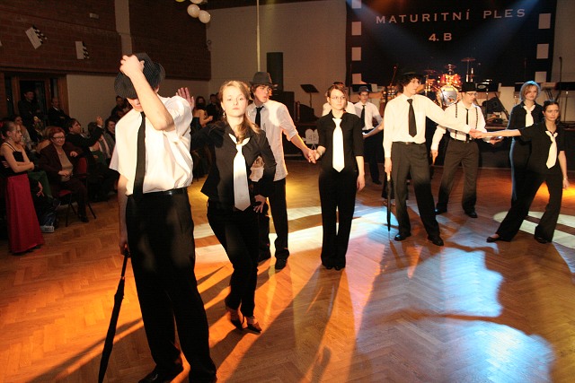 Maturitni ples 4B. Gymnazia Vimperk 22.2.2008