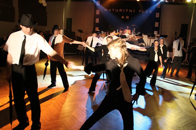 Maturitni ples 4B. Gymnazia Vimperk 22.2.2008