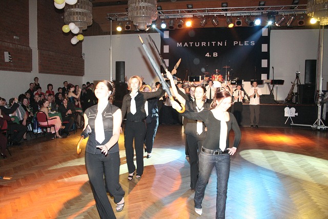 Maturitni ples 4B. Gymnazia Vimperk 22.2.2008