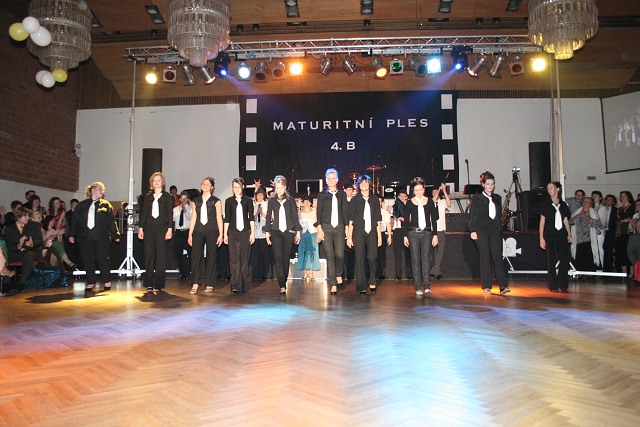 Maturitni ples 4B. Gymnazia Vimperk 22.2.2008
