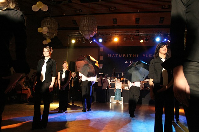 Maturitni ples 4B. Gymnazia Vimperk 22.2.2008