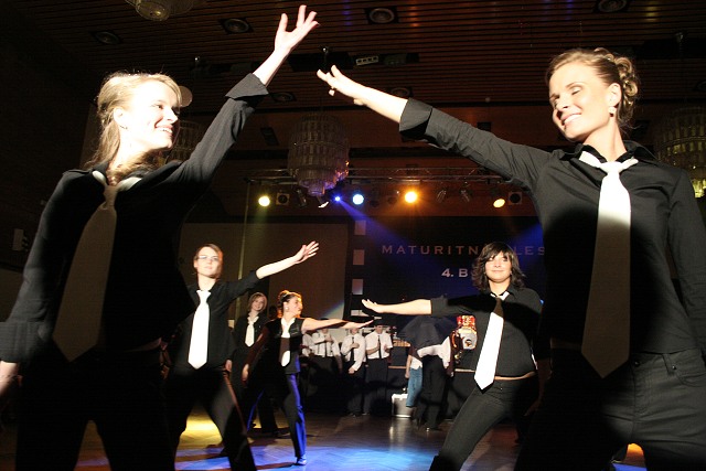 Maturitni ples 4B. Gymnazia Vimperk 22.2.2008