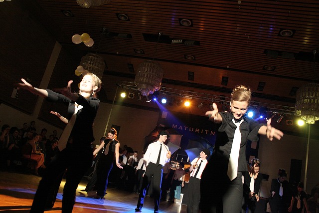 Maturitni ples 4B. Gymnazia Vimperk 22.2.2008