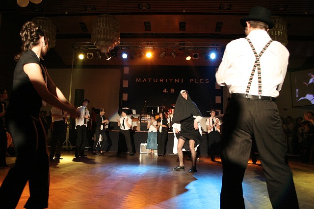 Maturitni ples 4B. Gymnazia Vimperk 22.2.2008