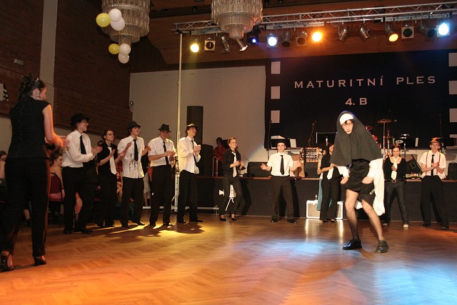 Maturitni ples 4B. Gymnazia Vimperk 22.2.2008