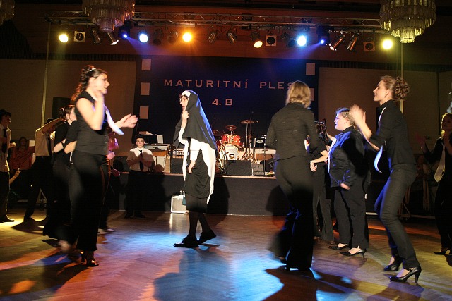 Maturitni ples 4B. Gymnazia Vimperk 22.2.2008