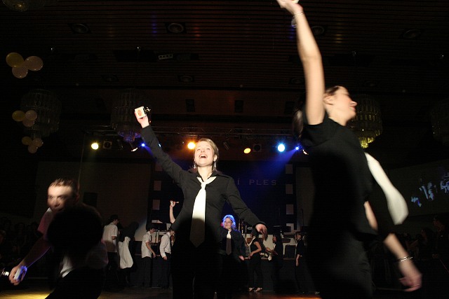 Maturitni ples 4B. Gymnazia Vimperk 22.2.2008
