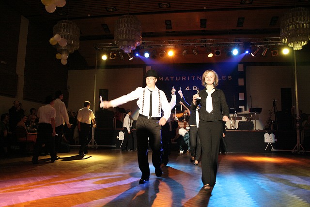 Maturitni ples 4B. Gymnazia Vimperk 22.2.2008