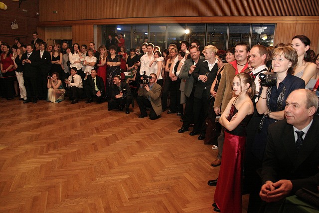 Maturitni ples 4B. Gymnazia Vimperk 22.2.2008