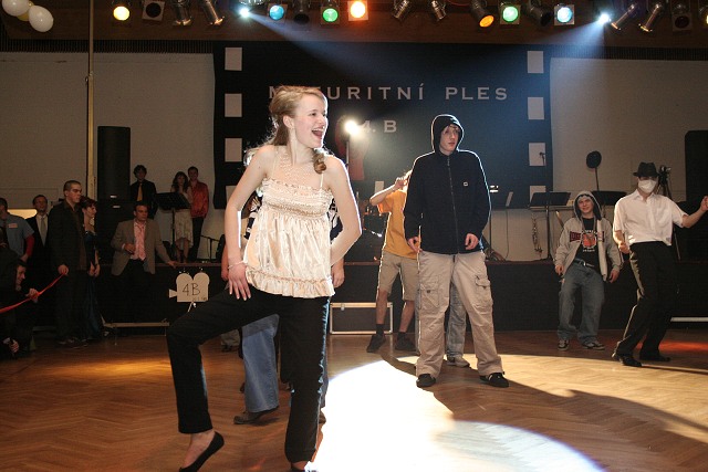 Maturitni ples 4B. Gymnazia Vimperk 22.2.2008