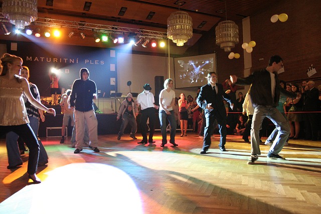 Maturitni ples 4B. Gymnazia Vimperk 22.2.2008