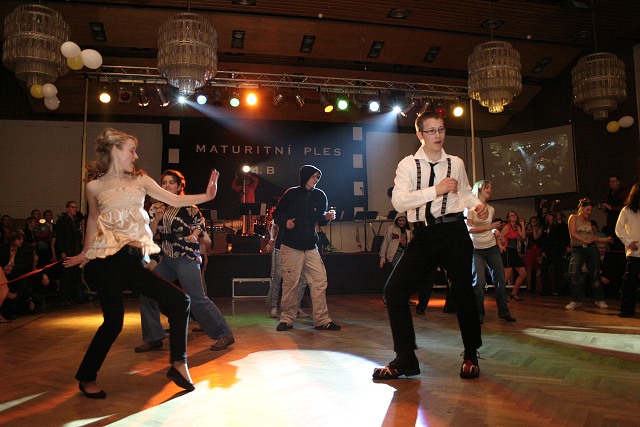 Maturitni ples 4B. Gymnazia Vimperk 22.2.2008