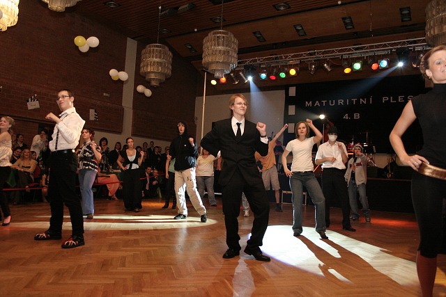 Maturitni ples 4B. Gymnazia Vimperk 22.2.2008
