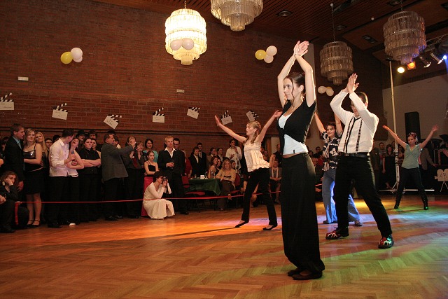Maturitni ples 4B. Gymnazia Vimperk 22.2.2008