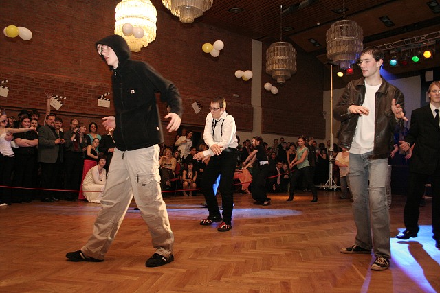 Maturitni ples 4B. Gymnazia Vimperk 22.2.2008