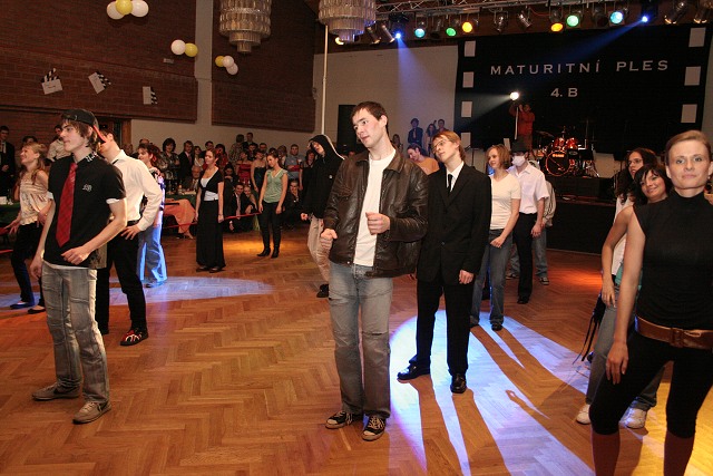 Maturitni ples 4B. Gymnazia Vimperk 22.2.2008