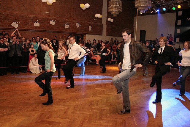 Maturitni ples 4B. Gymnazia Vimperk 22.2.2008