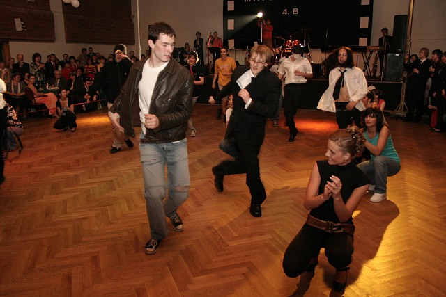 Maturitni ples 4B. Gymnazia Vimperk 22.2.2008