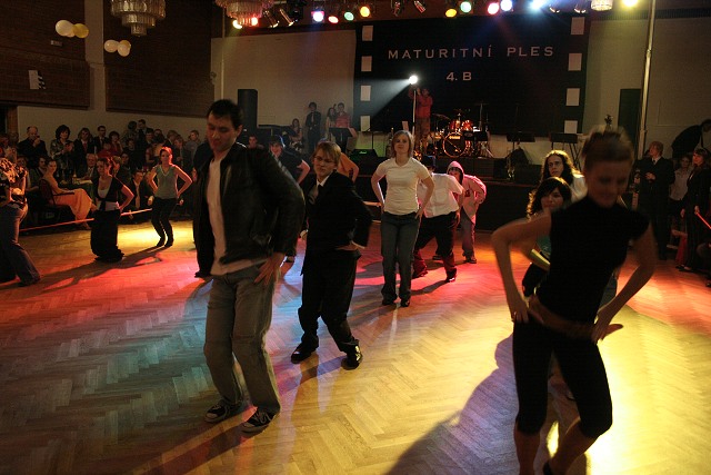Maturitni ples 4B. Gymnazia Vimperk 22.2.2008
