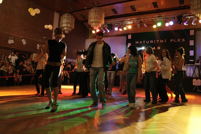 Maturitni ples 4B. Gymnazia Vimperk 22.2.2008