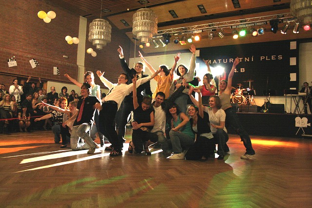 Maturitni ples 4B. Gymnazia Vimperk 22.2.2008