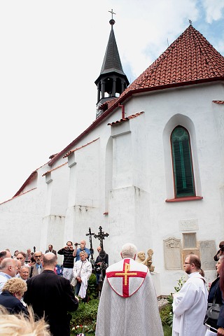 Odhalen pomnku knzi Martinu Frantiku Vchovi 11.