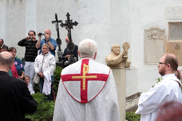 Odhalen pomnku knzi Martinu Frantiku Vchovi 11.