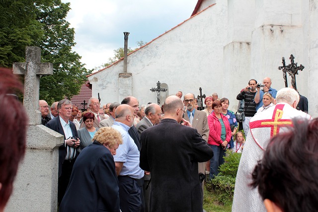 Odhalen pomnku knzi Martinu Frantiku Vchovi 11.