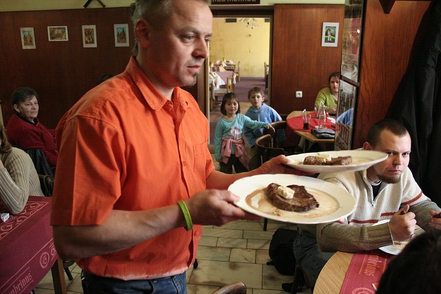 Prvn poumavsk pojdn steak - Hotel Iren kyn