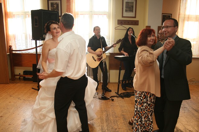 Svatba  Kerkovi ,Kalvarie estice-Volyn 24.4.2010